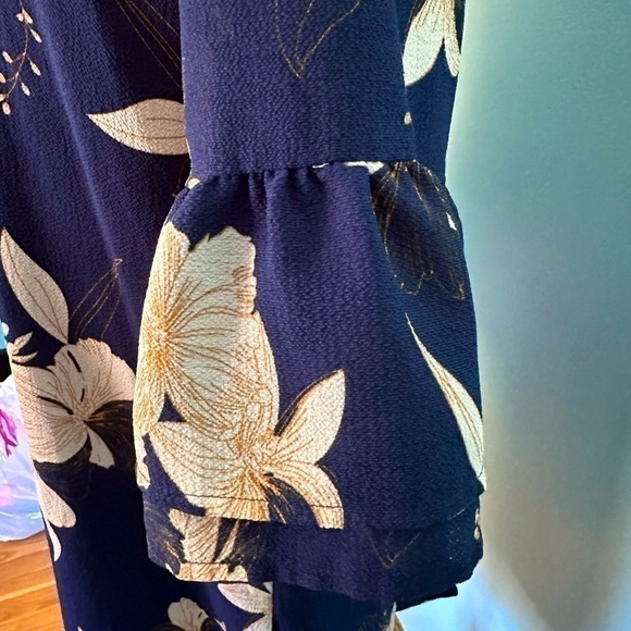 Women’s Short Sleeve Knee Length Dress - Size 10 - NWOT - Picture 3 of 4